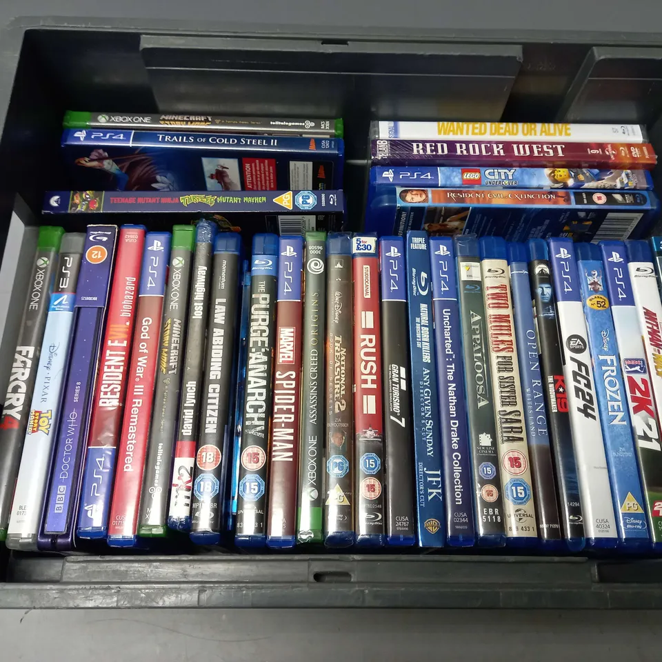 APPROXIMATELY 30 ASSORTED DVDS AND GAMES TO INCLUDE EA FC24 (PS4), TEENAGE MUTANT NINJA TURTLES MUTANT MAYHEM (BLU-RAY), MINECRAFT STOTY MODE (XBOX ONE), ETC