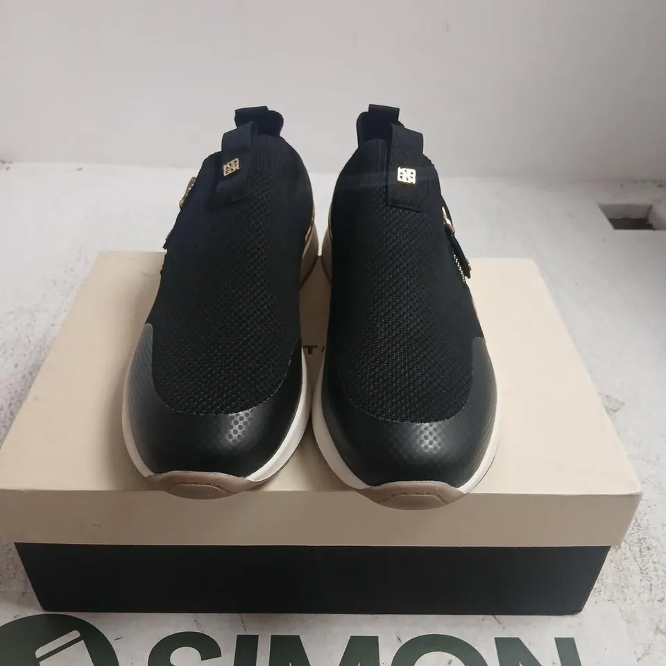 KG KURT GEIGER BLACK KNIT SLIP-ON SNEAKERS, UK 6 (EU 39) – BOXED