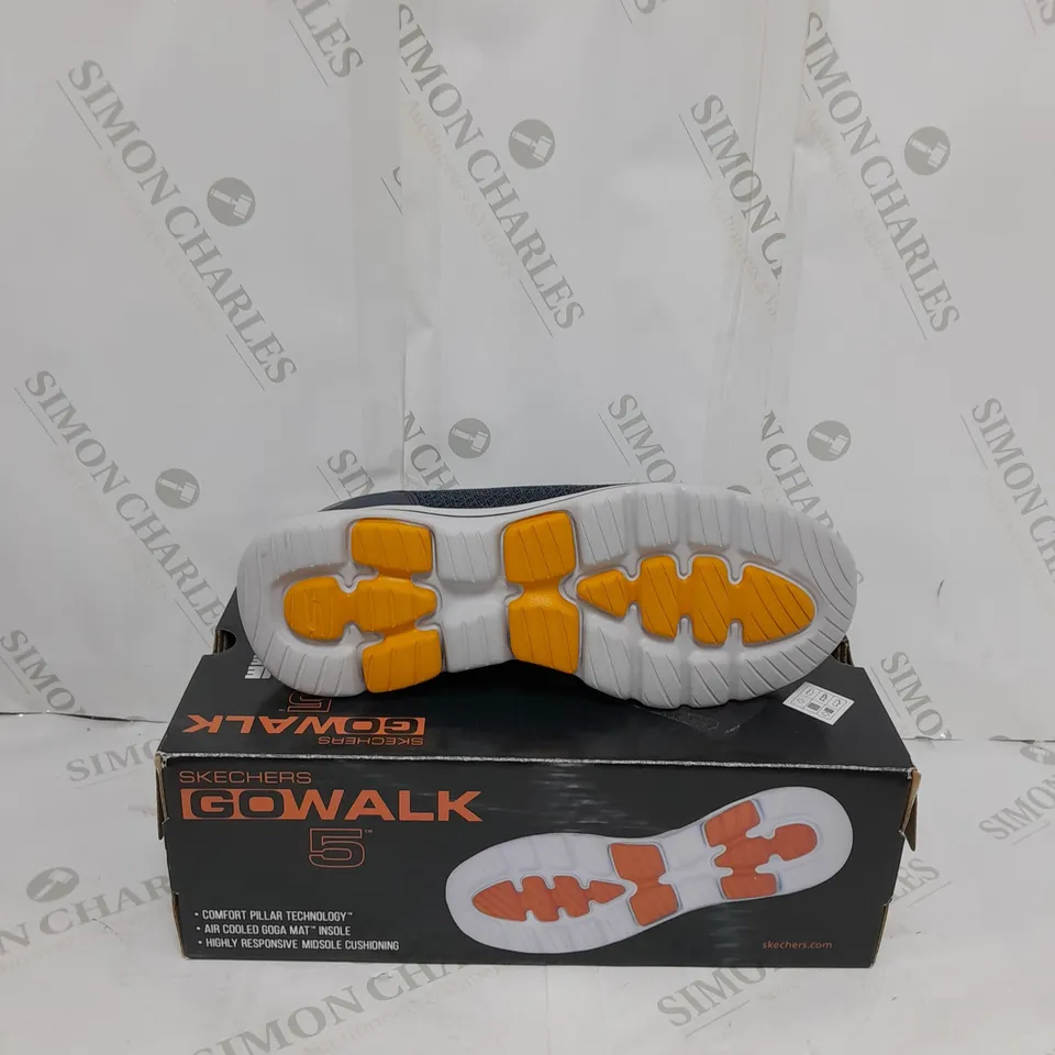 SKETCHERS GO WALK SHOES SIZE 7