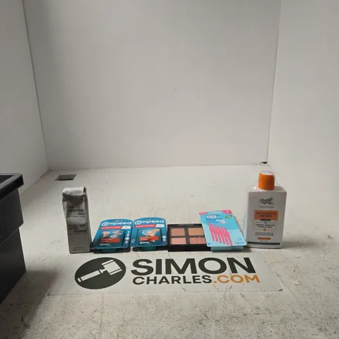 APPROXIMATELY 25 ASSORTED BEAUTY PRODUCTS INCLUDING THE DEODORANT BALM AKT, COMPEED BLISTER PLASTERS AND ELF POWDER BLUSH PALETTE