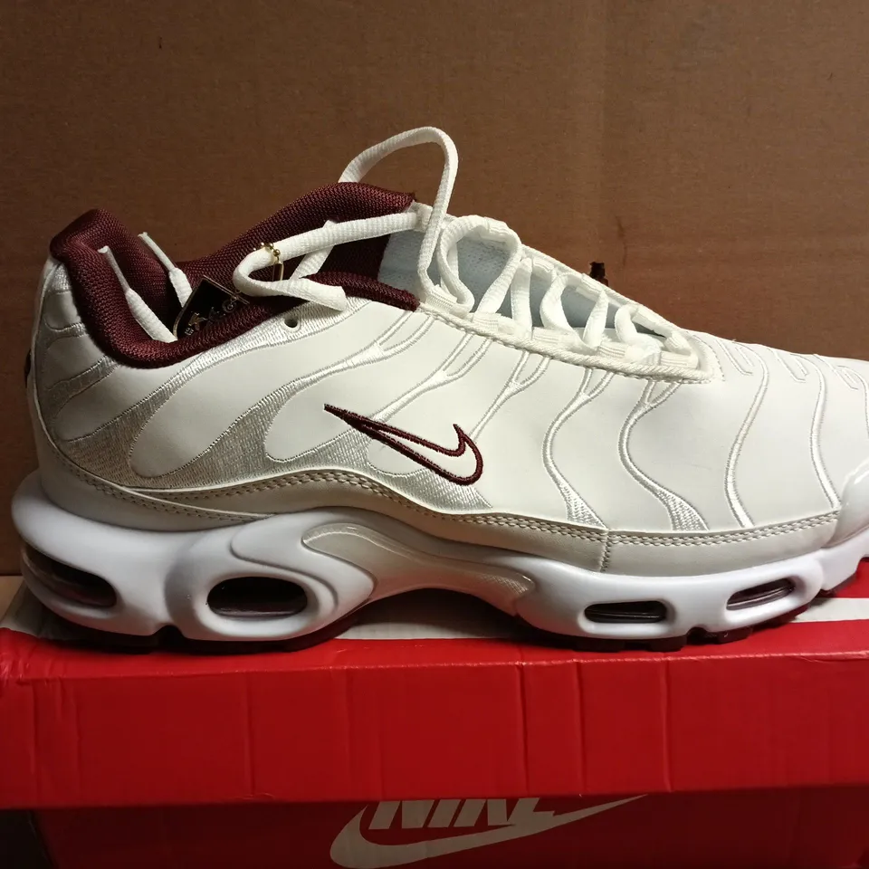 BOXED PAIR OF NIKE TN AIR TRAINERS – UK SIZE 9