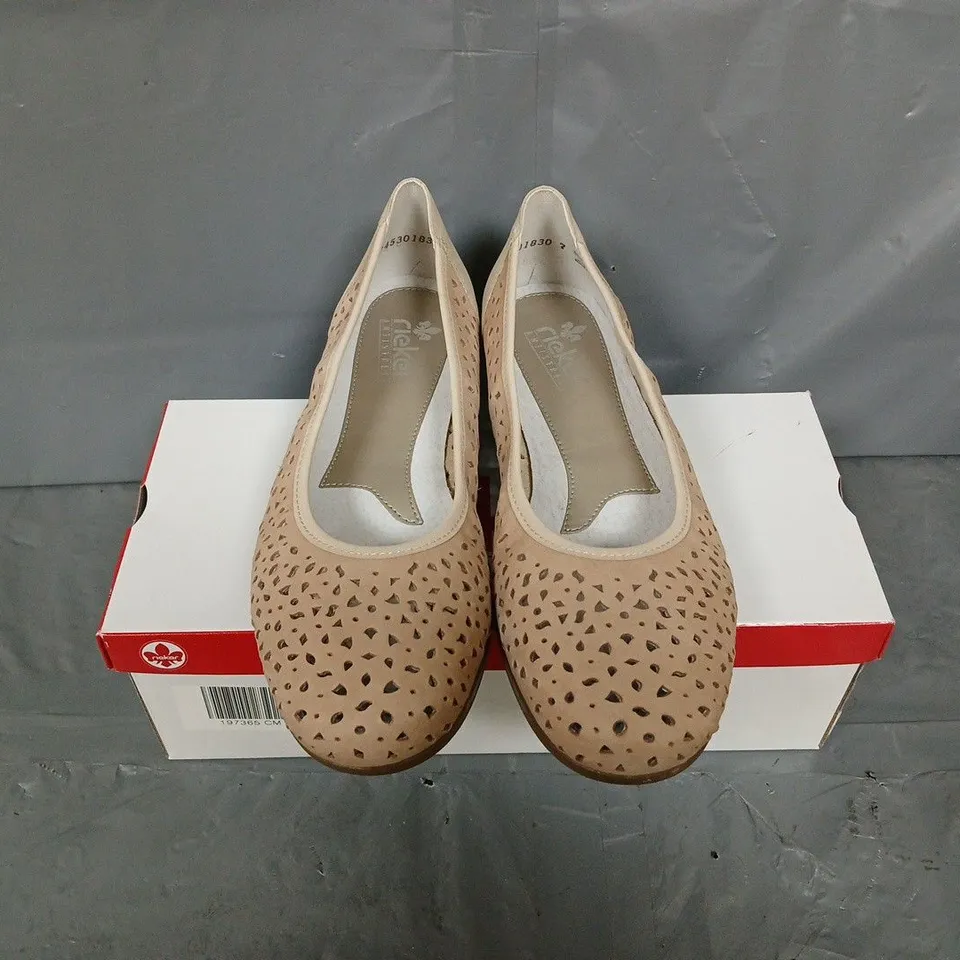 BOXED PAIR OF RIEKER SLIP ON SHOES - UK SIZE 39