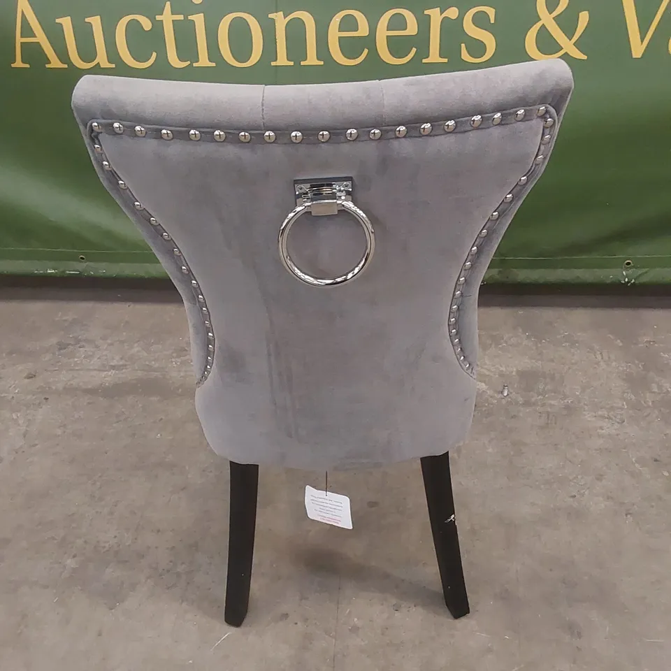 DESIGNER GREY FABRIC BUTTON BACK DINING CHAIR WITH BLACK LEGS