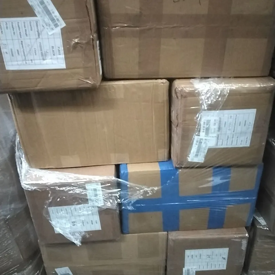 PALLET TO CONTAIN APPROXIMATELY 70 BRAND NEW DESIGNER SHOES ITEMS TO INCLUDE; JD WILLIAMS BOOTS VARIOUS STYLES ETC