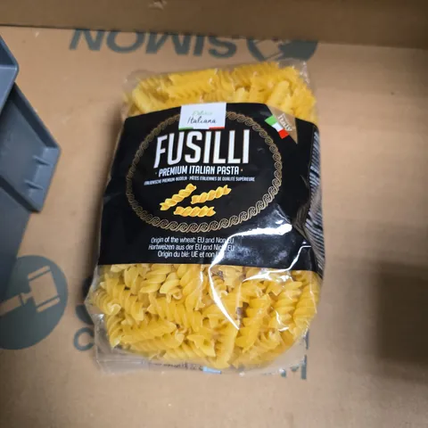 APPROXIMATELY 6 ASSORTED FOOD ITEMS INCLUDING PREMIUM ITALIAN PASTA AND RAHMS MINI CROUSTADES