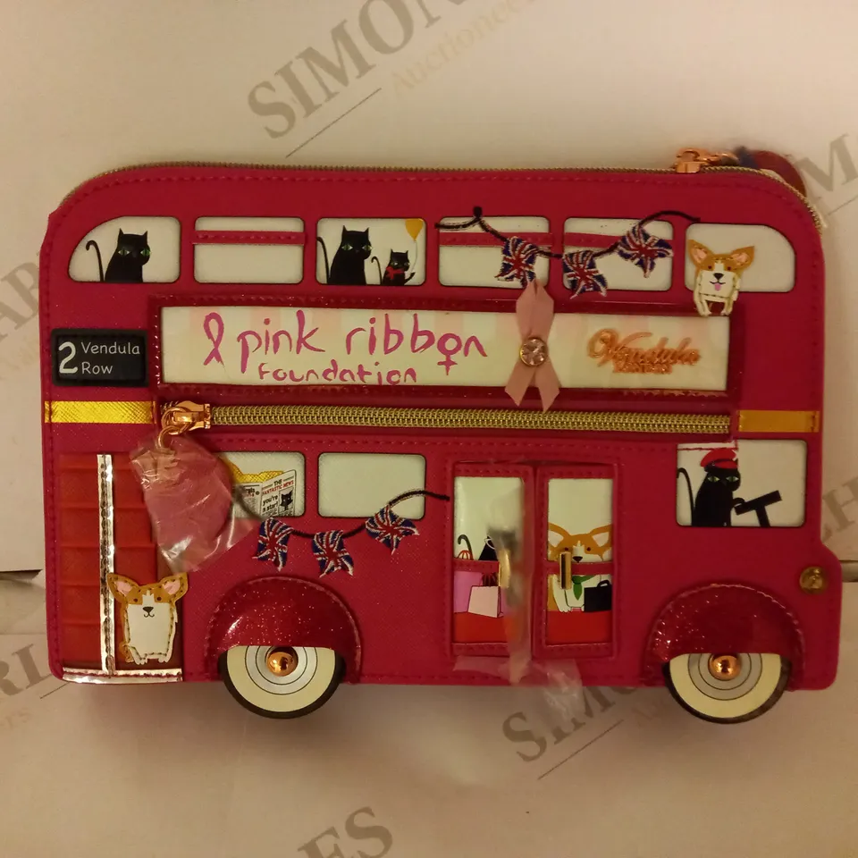 VENDULA LONDON BIG RED BUS CLUTCH BAG