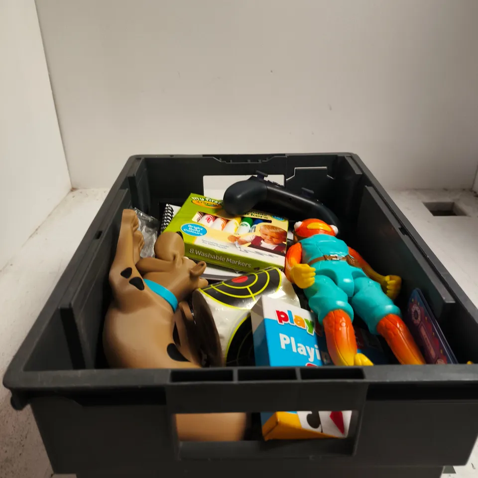 TOTE OF APPROXIMATELY 30 ASSORTED TOY/GAME ITEMS TO INCLUDE GAMES CONTROLLER, MY FIRST CRAYOLA WASHABLE MARKERS, PLAYING CARDS, TOY FIGURES ETC