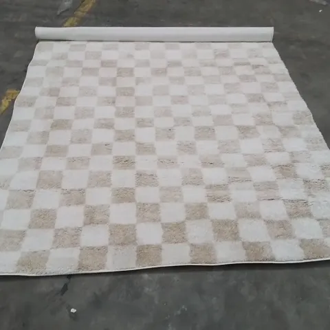 QUALITY DESIGNER AREA RUG APPROXIMATELY 213X160CM