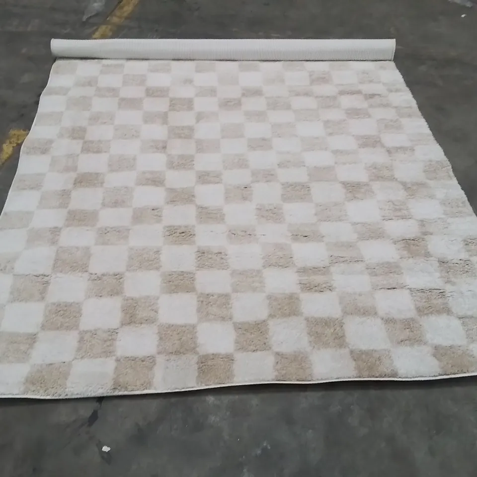 QUALITY DESIGNER AREA RUG APPROXIMATELY 213X160CM