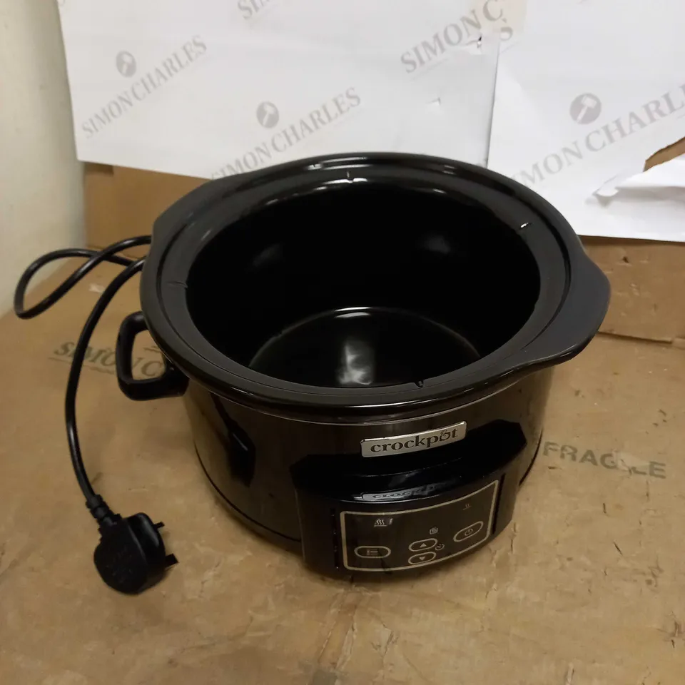 CROCK POT SLOW COOKER 
