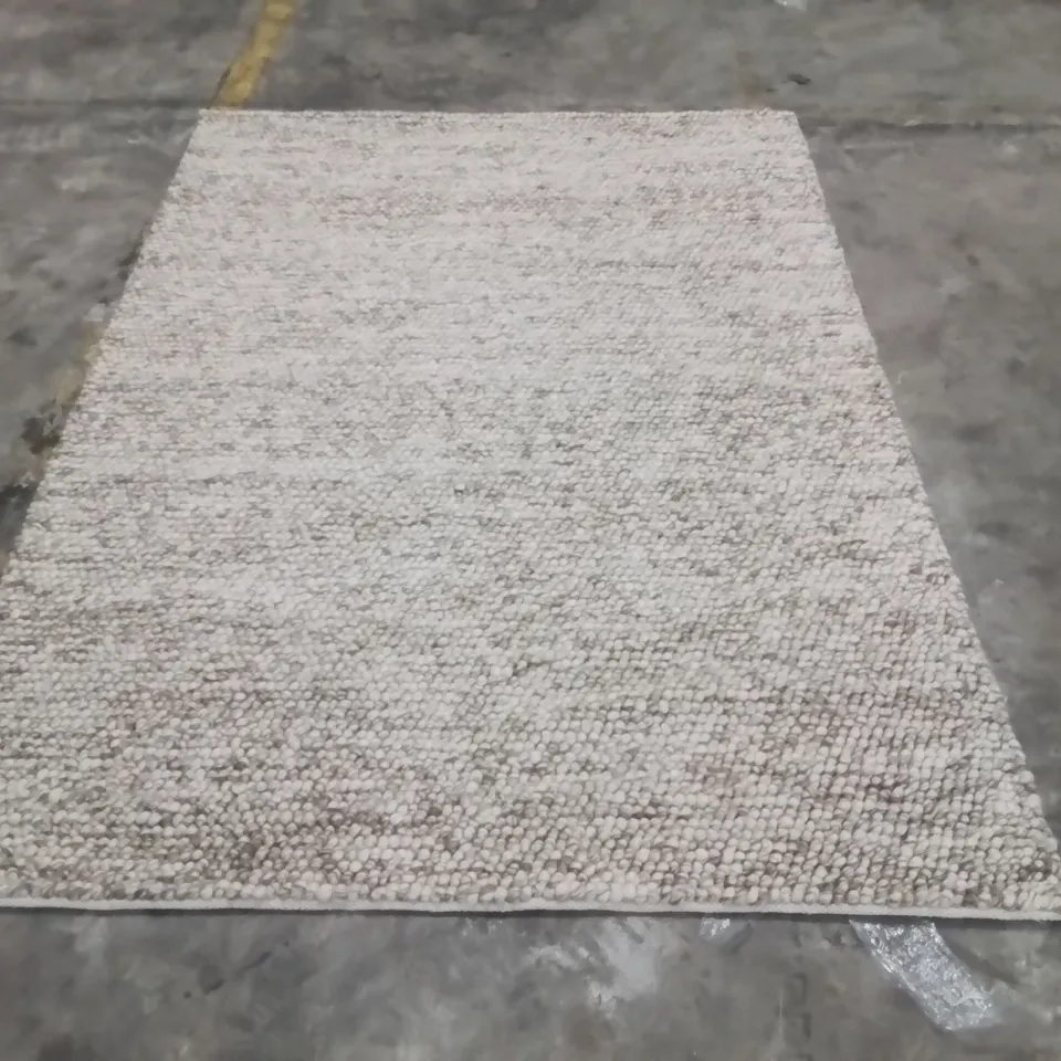 QUALITY DESIGNER AREA RUG - APPROXIMATELY 229X157