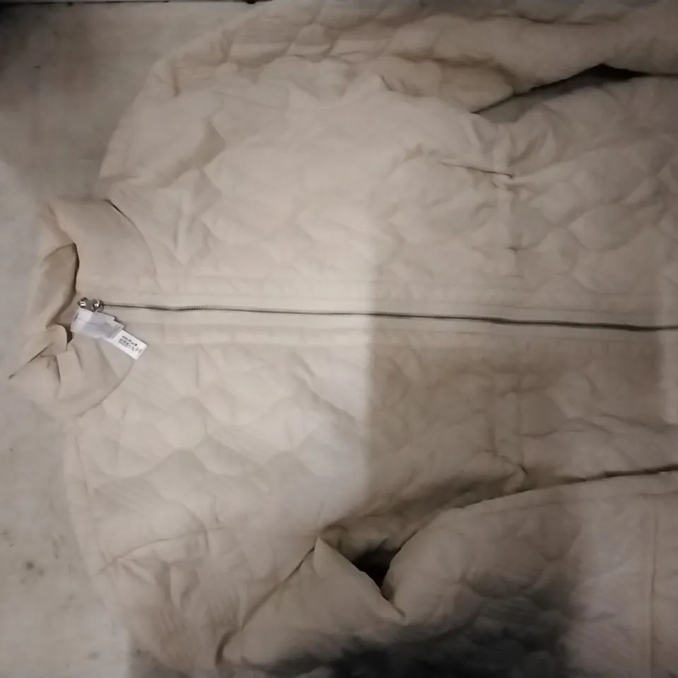 BOX CONTAINING MARLA WAYNE CREAM JACKET SIZE S  , 10 PCS 