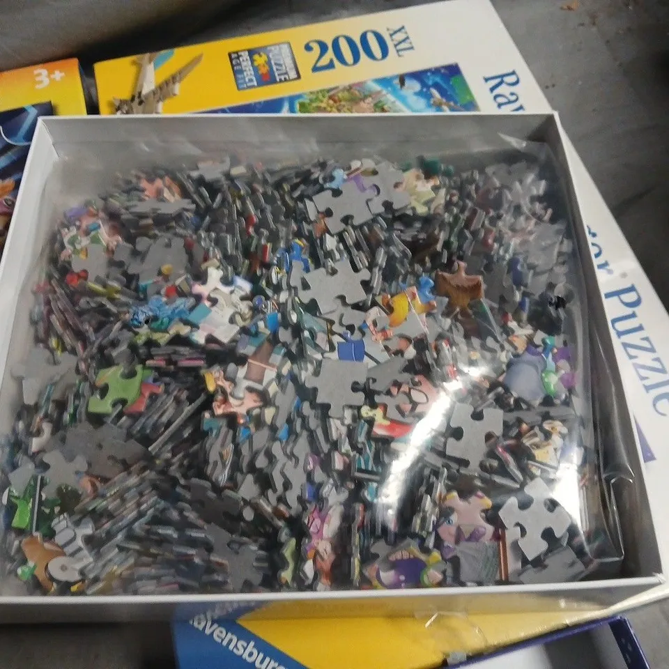 LOT OF 3 ASSORTED JIGSAW PUZZLES TO INCLUDE WORLD MAP AND PAW PATROL