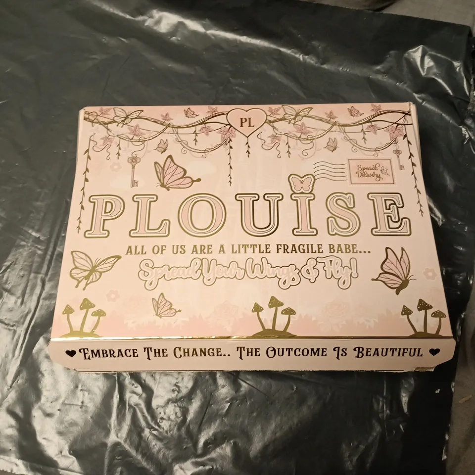 P LOUISE MAKEUP SET – PINK FLORAL BOX