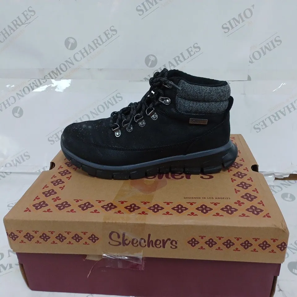 BOXED SKECHERS BLACK SYNERGY WARM TECH BOOTS- SIZE 4 