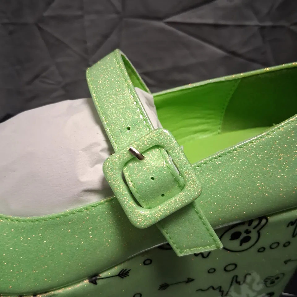 BRAND NEW BOX KOI X DUNGEONS AND DRAGONS GLABAGOOL GELATINOUS CUBE WEDGE MARY JANES GREEN SIZE 5
