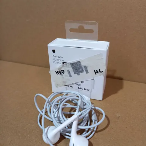 APPLE EARPODS WITH LIGHTENING CONNECTOR