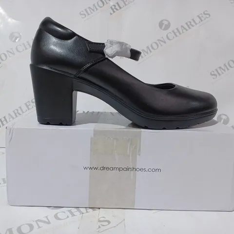 BOXED PAIR OF DREAMPAIRS LOW BLOCK HEEL SHOE SIN BLACK UK SIZE 5