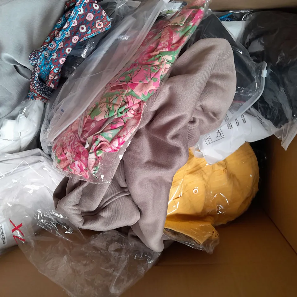 BOX OF APPROXIMATELY 25 ASSORTED CLOTHING ITEMS TO INCLUDE - TROUSERS , SHIRT , VEST ETC