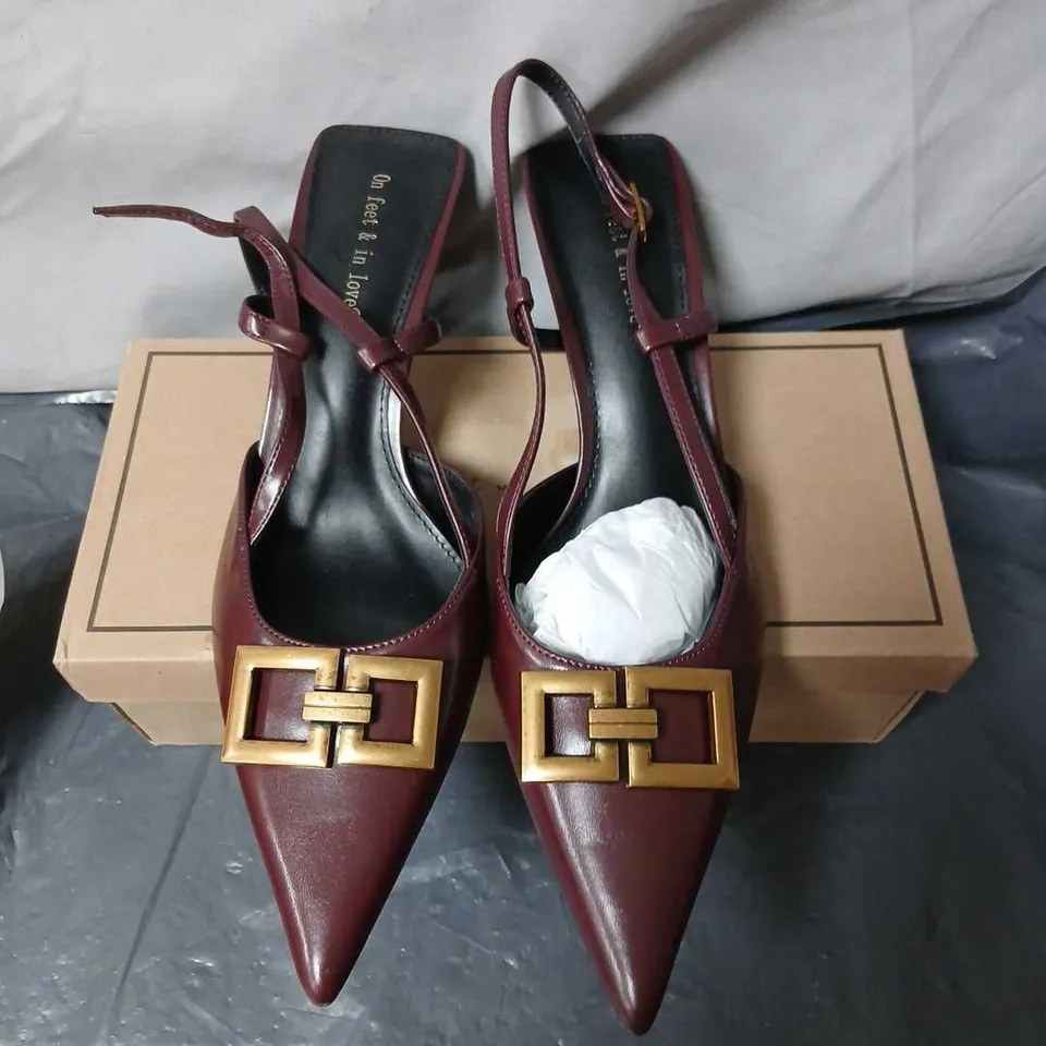 ON FEET IN LOVE BURGUNDY SLINGBACK HIGH HEEL SANDALS WITH GOLD BUCKLE, WOMEN'S 
