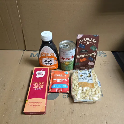 APPROXIMATELY 15 ASSORTED FOOD AND DRINK ITEMS TO INCLUDE - SIMPLY COOK THAI BASIL STIR FRY, THE SKINNY FOOD CO MAPLE SYRUP AND JUMBO BLANCHED PEANUTS