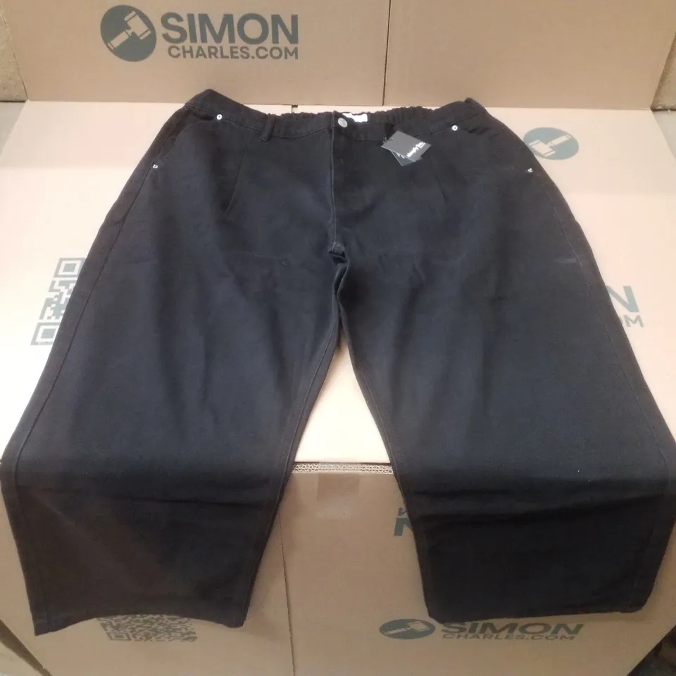 BOX CONTAINING APPROXIMATELY 17 BRAND NEW SIMPLY BE WASHED BLACK PLEAT DETAIL JEANS - 22R