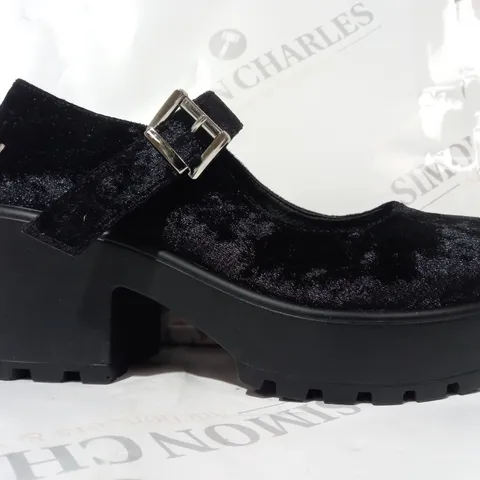 PAIR OF KOI VEGAN CHUNKY BLOCK HEEL SHOES IN BLACK CRUSHED VELVET EFFECT W. PLAYBOY BUNNY DETAIL SIZE 6