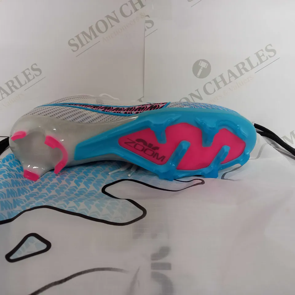 NIKE AIR ZOOM FOOTBALL BOOTS ASTRO - UK 7