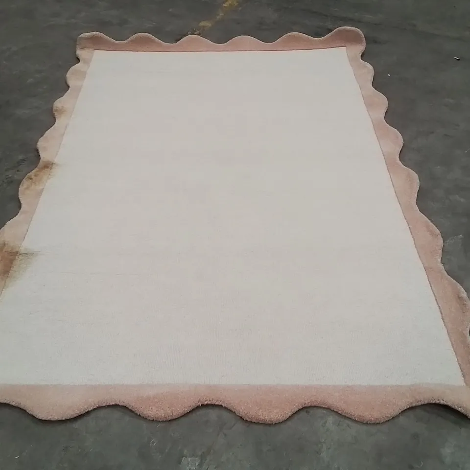 QUALITY DESIGNER AREA RUG - APPROXIMATELY 230X171CM