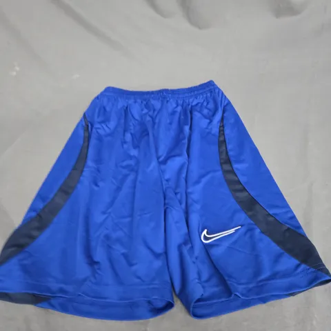 NIKE CASUAL SHORTS IN BLUE SIZE M