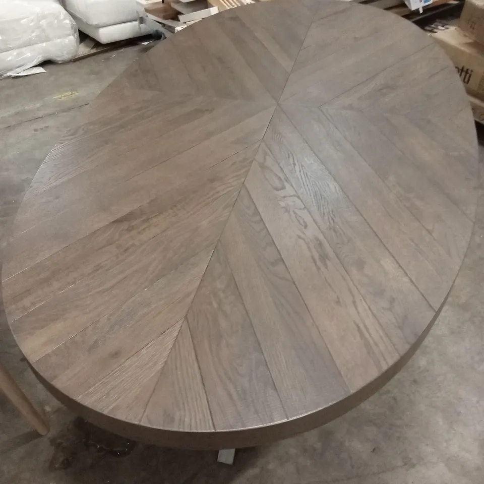 QUALITY DESIGNER ELLIPSE FUMED OAK SMALL 6 SEATER DINING TABLE WITH METAL LEGS