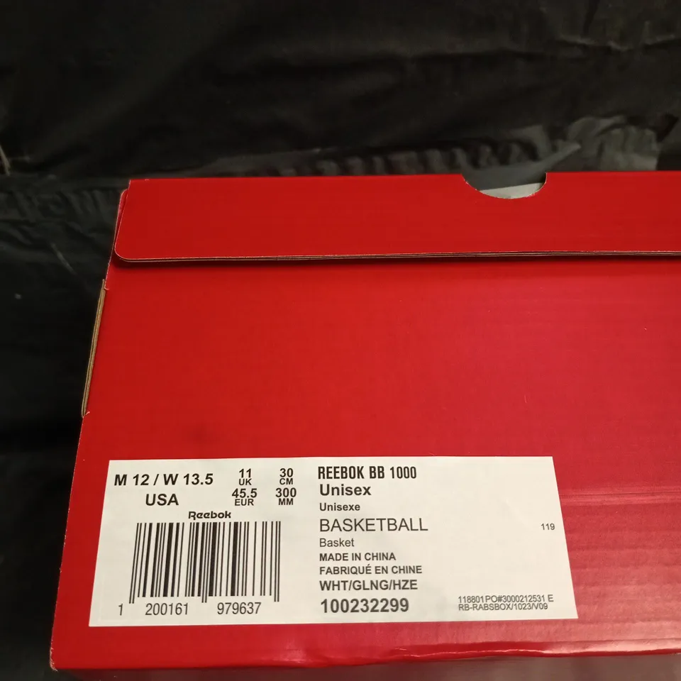 BOXED PAIR OF REEBOK BB 1000 UNISEX BASKETBALL SHOES - UK SIZE 11