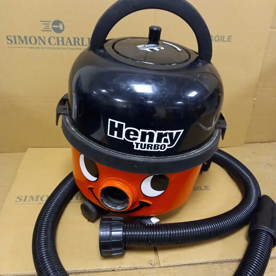 NUMATIC HVT160 HENRY VACUUM CLEANER