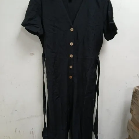 NEW LOOK V NECK BUTTON FRONT JUMPSUIT WITH BELT – UK 14 