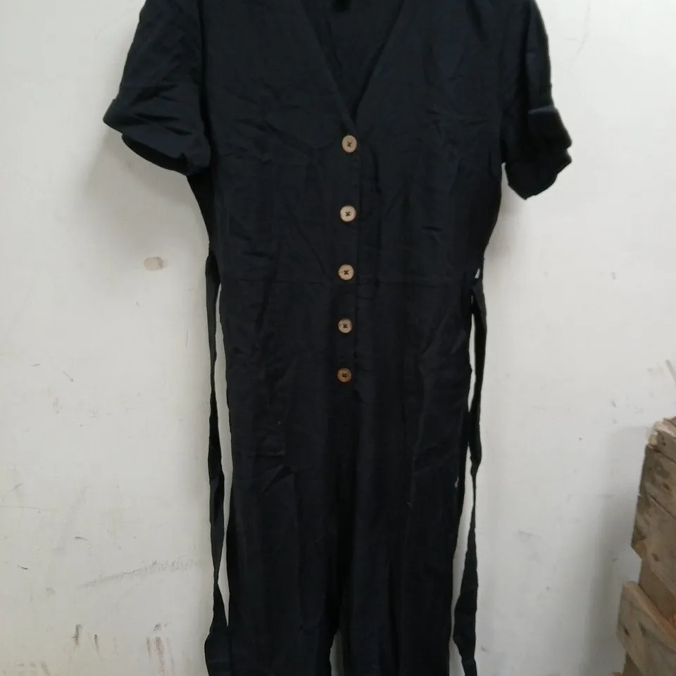 NEW LOOK V NECK BUTTON FRONT JUMPSUIT WITH BELT – UK 14