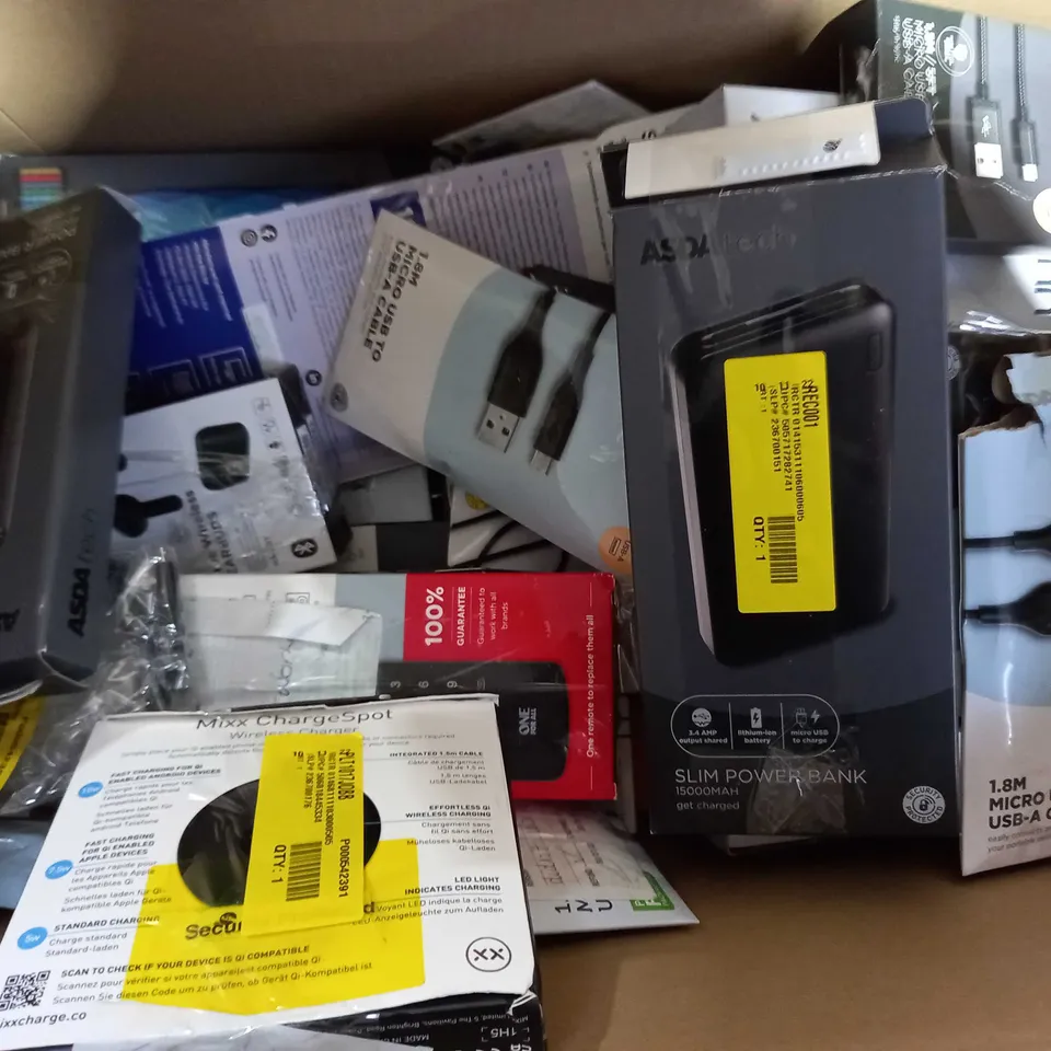 LOT OF APPROXIMATELY 30 ASSORTED ELECTRICAL ITEMS, TO INCLUDE HEADPHONES, REMOTE, CHARGERS, ETC