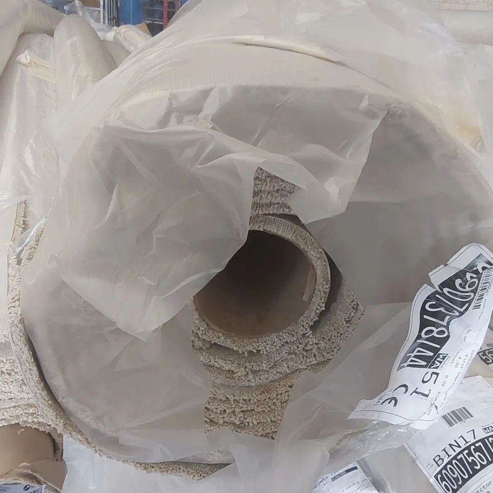 ROLL OF QUALITY FIRST IMPRESSIONS PATIENT CARPET - APPROXIMATELY 8.18 x 4m