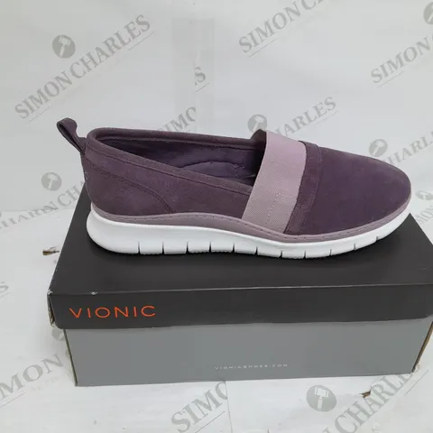 VIONIC SLIP ON PUMPS PURPLE SIZE 6