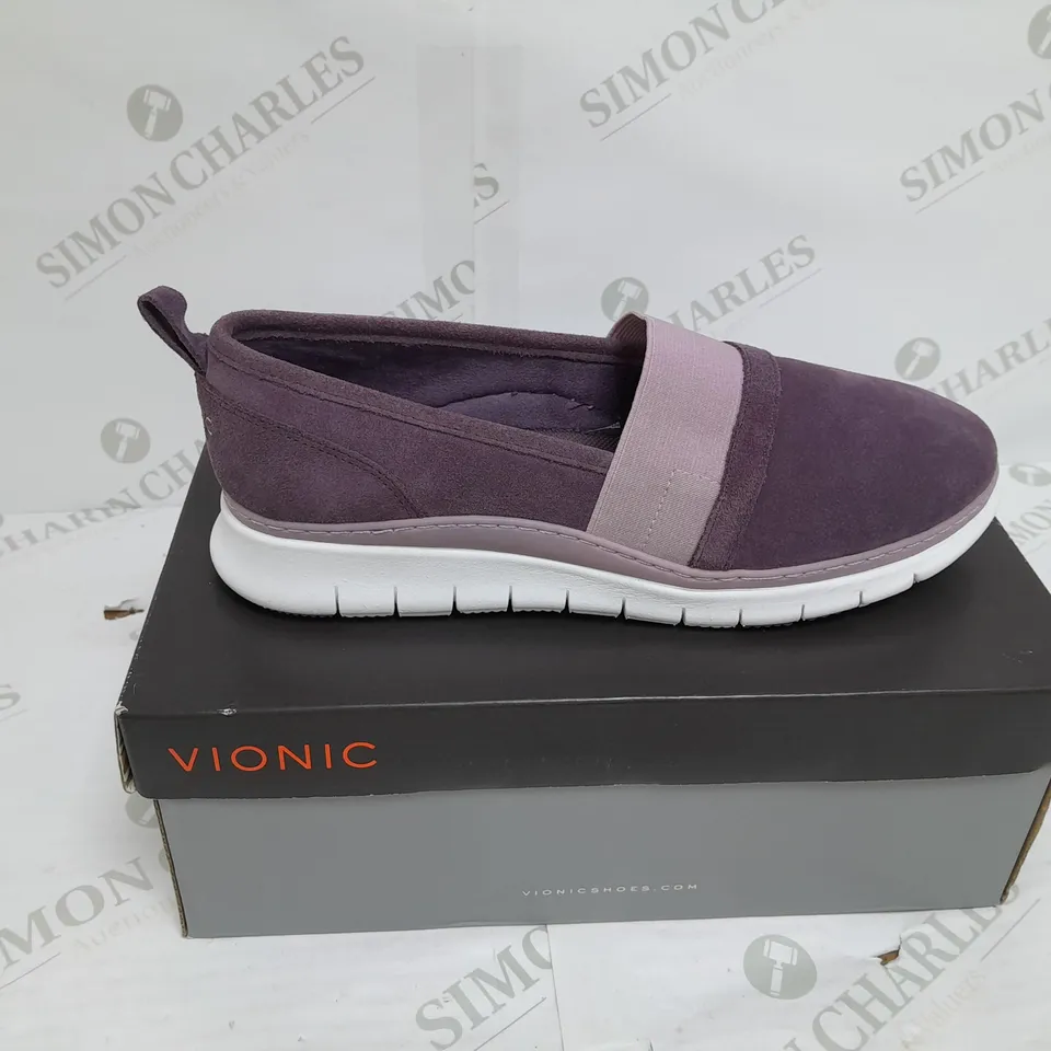 VIONIC SLIP ON PUMPS PURPLE SIZE 6
