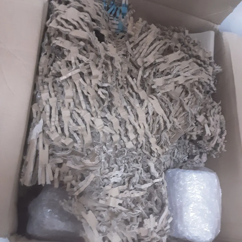 BOX OF 4 FAIRMONT & MAIN CHELTENHAM OYSTER WHITE MUGS 