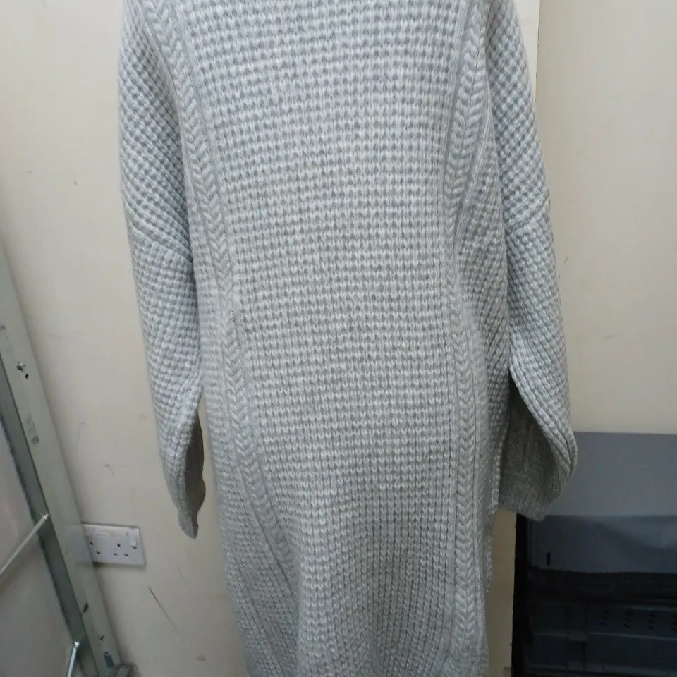 RIVER ISLAND GREY DAYWEAR JUMPER  - SIZE LARGE