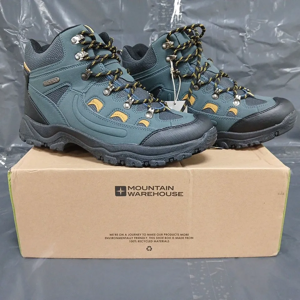 BOXED PAIR OF MOUNTAIN WAREHOUSE ADVENTURER WATERPROOF HIKING BOOTS IN BLUE SIZE UK 9