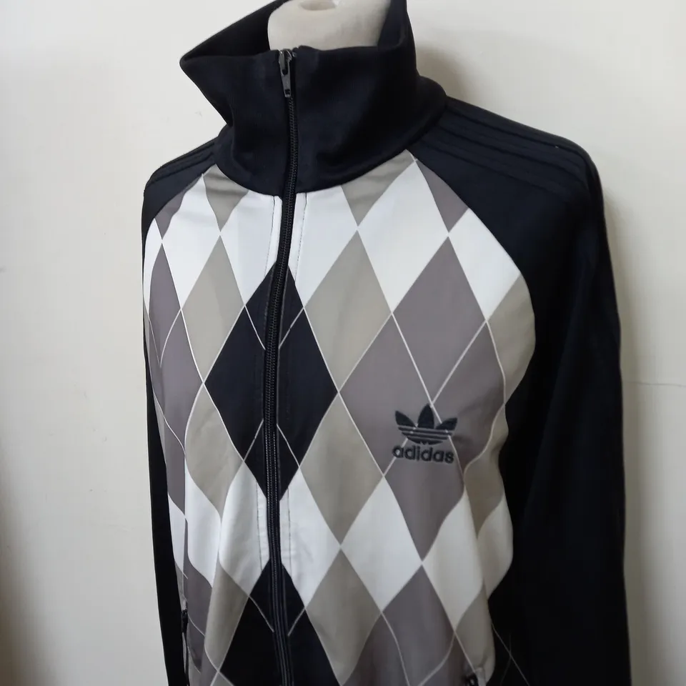 ADIDAS ORIGINAL ZIPPED JACKET SIZE L