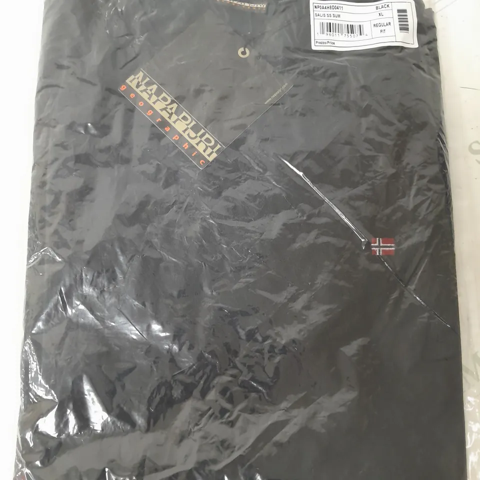 NAPAJIRI SALIS SS SUM T-SHIRT IN BLACK - XL