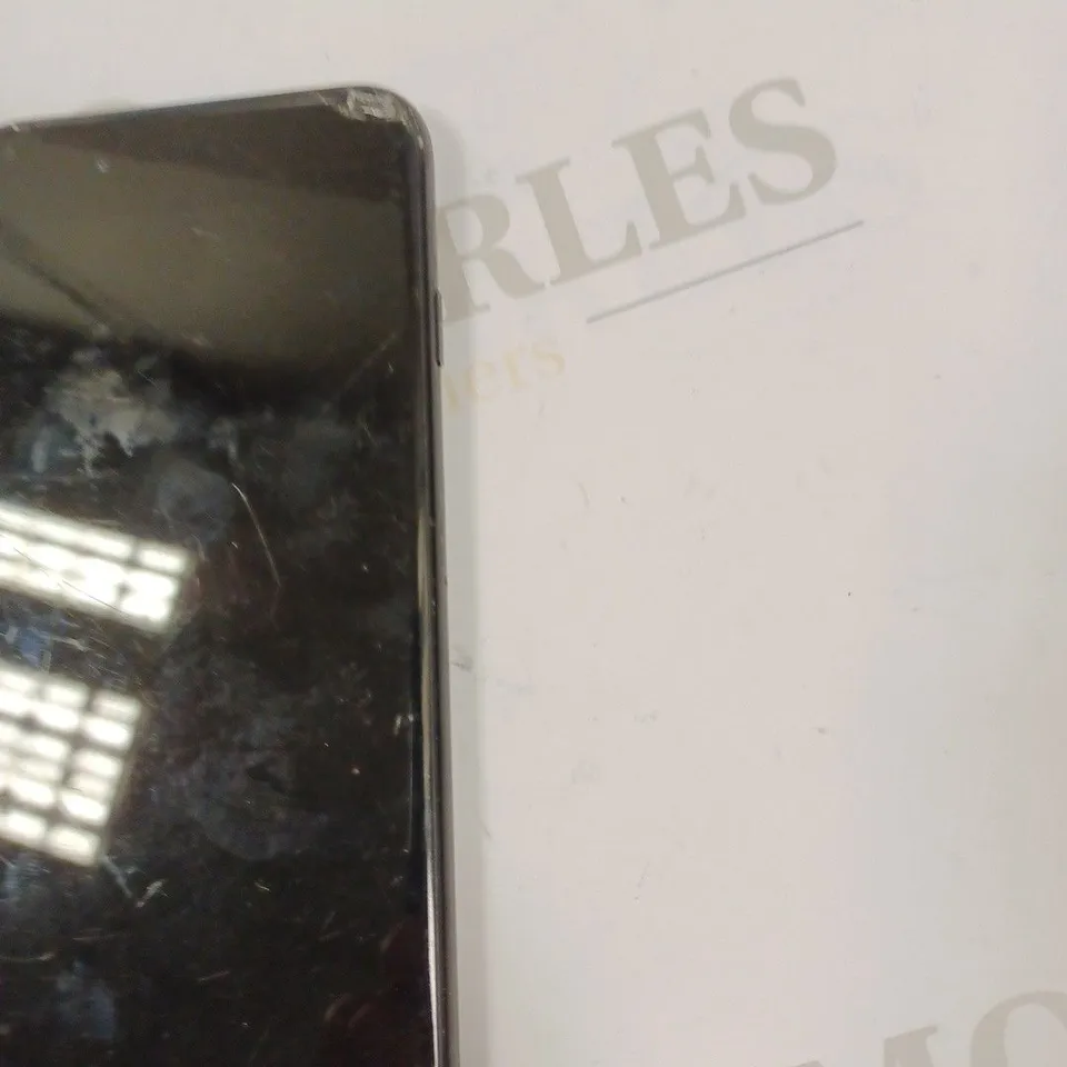 APPLE IPHONE 7 (A1778) SMARTPHONE