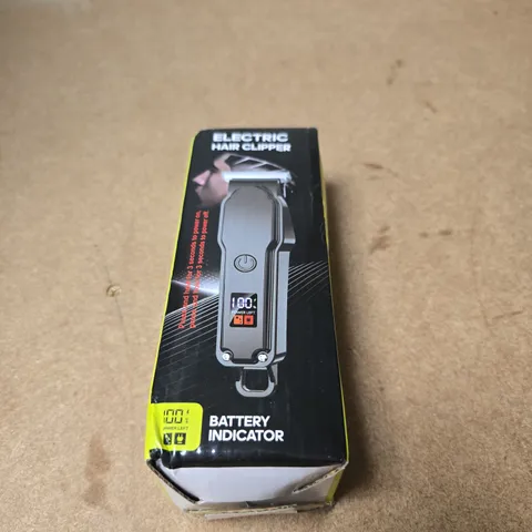 APPROXIMATELY 10 ASSORTED COSMETIC ITEMS INCLUDING ELECTRIC HAIR CLIPPER AND VISUAL EAR PICKER 