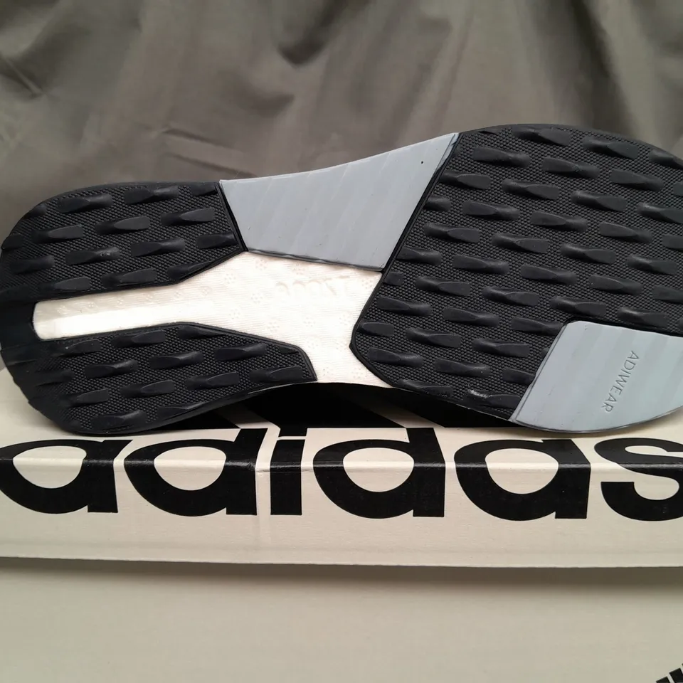 BOXED ADIDAS AVRY NAVY TRAINERS - UK 6