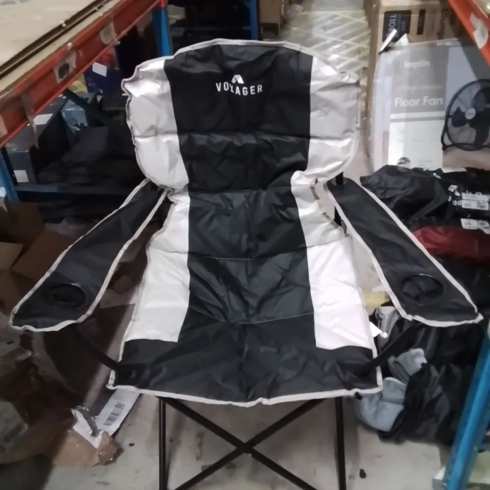 BAGGED VOYAGER CAMPING CHAIR BLACK AND GREY