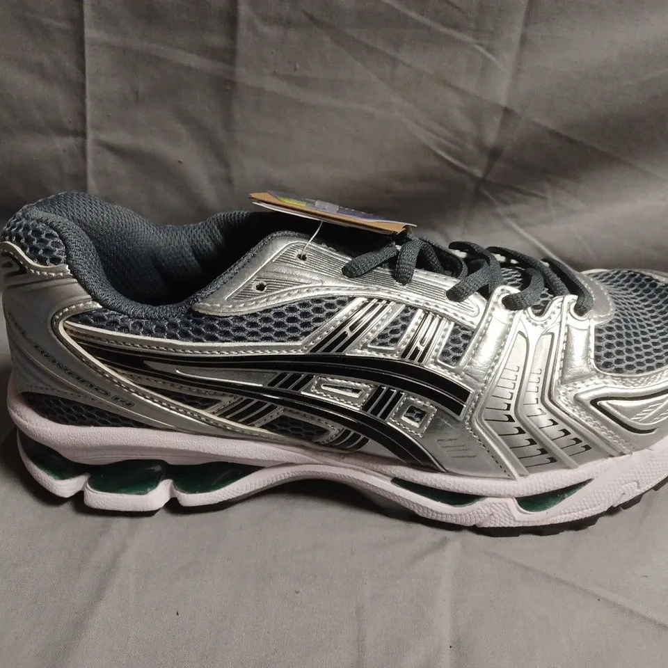 UNBOXED PAIR OF ASICS GEL-HAYANO TRAINERS - UK SIZE 9.5