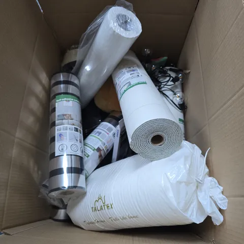 BOX OF APPROXIMATELY 15 ASSORTED ITEMS INCLUDING STRING LIGHTS , SELF ADHESIVE COILED WALL STICKERS AND CASIO SCIENTIFIC CALCULATOR 